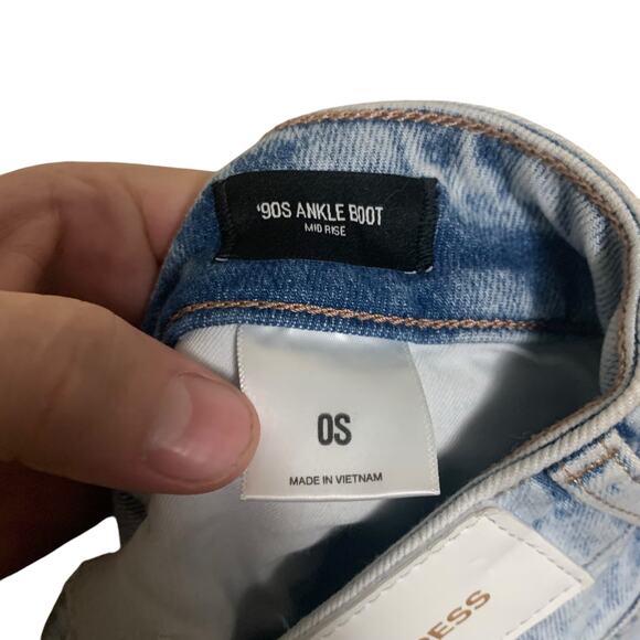 Express 90s Ankle Boot Mid Rise Light Wash Jeans Womens OS (M) - Picture 9 of 11